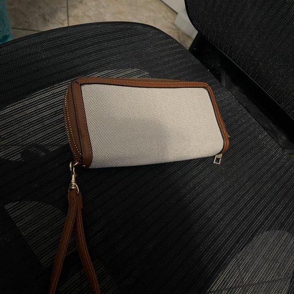 Wristlet - Picture 3 of 4